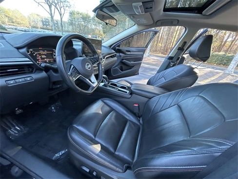 Used 2023 Nissan Altima 2.5 SR w/ SR Premium Package image 18