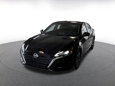 Used 2025 Nissan Altima 2.5 SV image 5