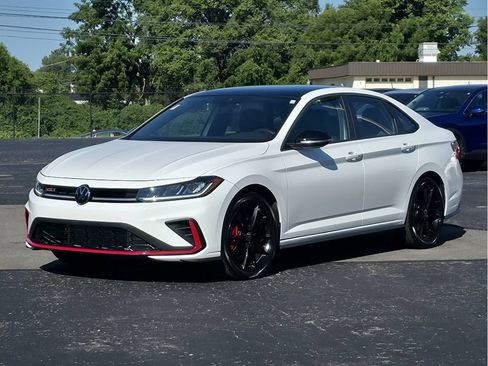Used 2025 Volkswagen Jetta GLI Autobahn FWD image 6