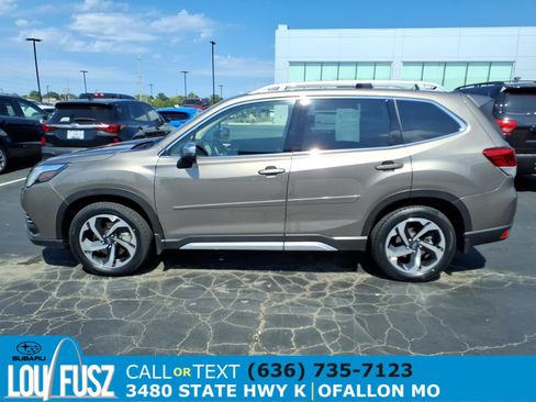 Used 2023 Subaru Forester Touring AWD/4WD image 4