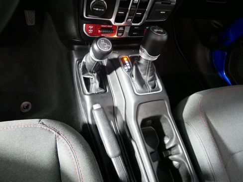 Used 2024 Jeep Wrangler Unlimited Rubicon image 24