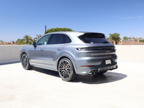 New 2026 Porsche Cayenne S image 3