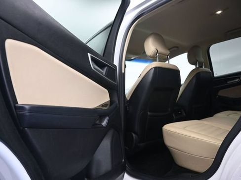 Used 2018 Ford Edge SEL w/ Equipment Group 201A FWD image 12