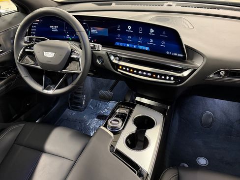Certified 2024 Cadillac Lyriq Tech w/ Driver Assist Package AWD/4WD image 4