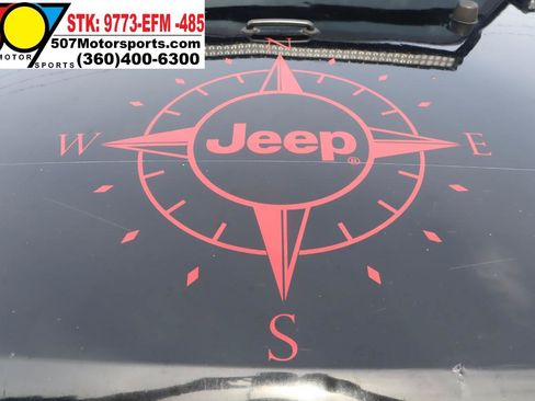 Used 2012 Jeep Wrangler Unlimited Sport AWD/4WD image 13