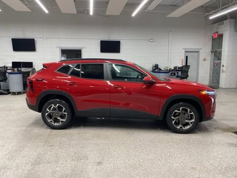 New 2026 Chevrolet Trax LT w/ Driver Confidence Package FWD image 4