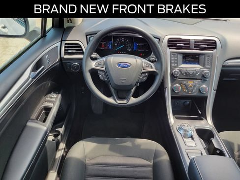 Certified 2017 Ford Fusion SE FWD image 9