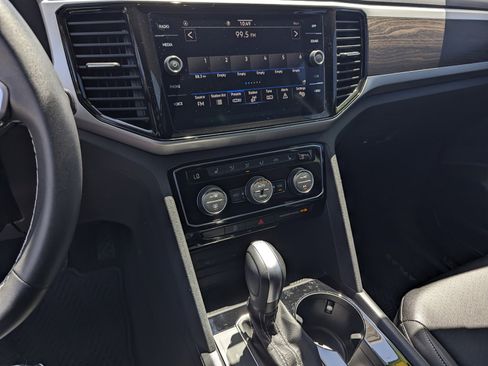 Used 2023 Volkswagen Atlas SE FWD image 12