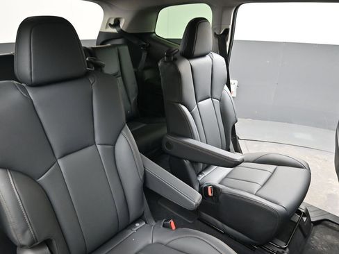 New 2026 Subaru Ascent Limited Bronze image 16