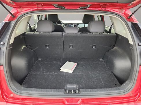 Used 2018 Kia Niro LX image 12