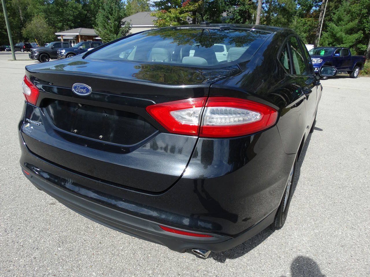Used 2015 Ford Fusion S FWD image 8