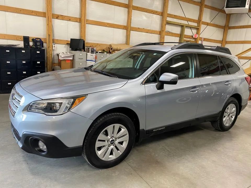 Used 2017 Subaru Outback 2.5i Premium AWD/4WD image 12