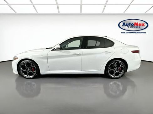 Used 2023 Alfa Romeo Giulia Ti image 9