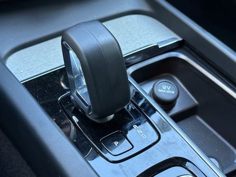 Used 2025 Volvo XC60 B5 Plus image 24