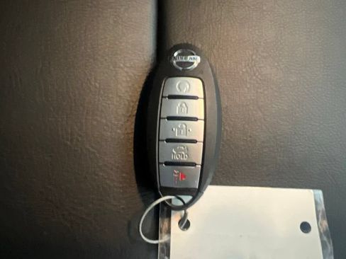 Used 2020 Nissan Sentra SR w/ Premium Package FWD image 24