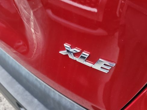 Used 2022 Toyota RAV4 XLE Premium FWD image 10