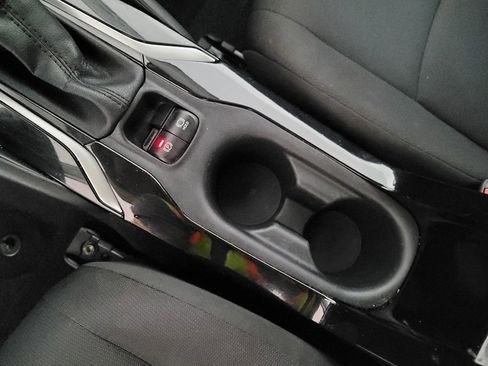 Used 2022 Toyota Corolla LE FWD image 26