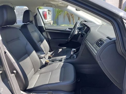 Used 2019 Volkswagen e-Golf SEL Premium image 23