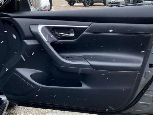 Used 2017 Nissan Altima 3.5 SR image 23