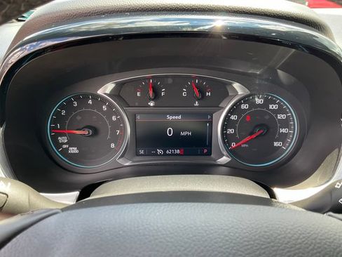 Used 2023 Chevrolet Traverse LT FWD image 10