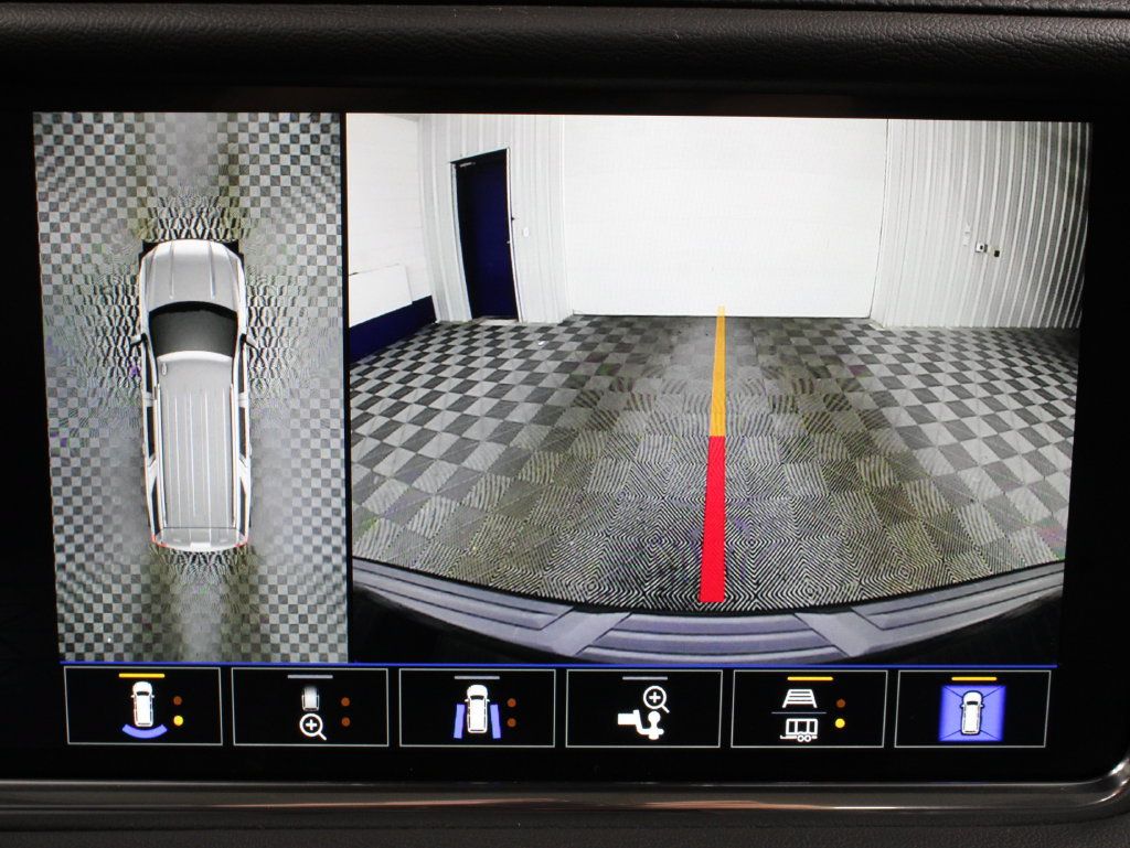 Used 2023 GMC Yukon XL Denali AWD/4WD image 24