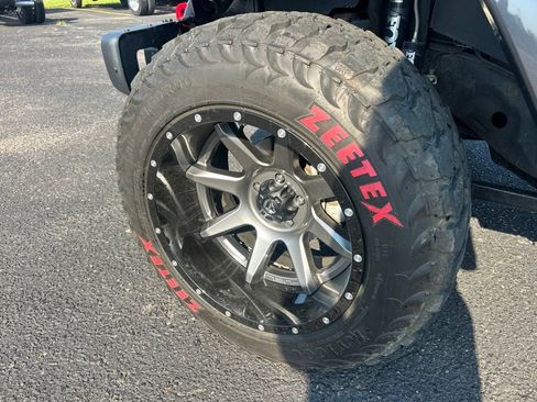 Used 2017 Jeep Wrangler Unlimited Rubicon w/ Quick Order Package 23Z Recon AWD/4WD image 14