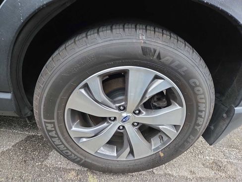 Used 2020 Subaru Ascent Premium w/ Convenience Package image 6