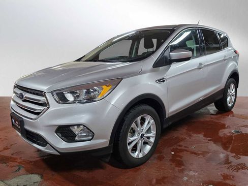 Used 2019 Ford Escape SE image 7