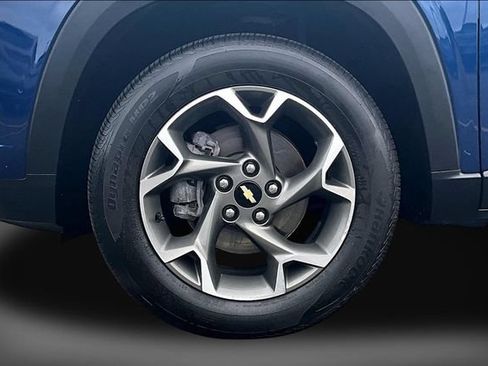 Used 2024 Chevrolet Trax LT w/ Driver Confidence Package FWD image 8