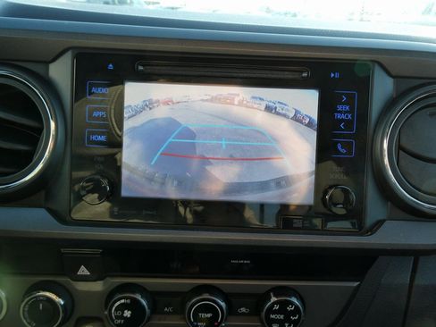 Used 2018 Toyota Tacoma TRD Sport image 25