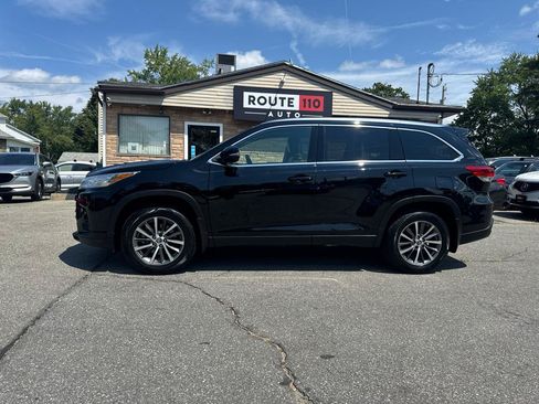 Used 2019 Toyota Highlander XLE AWD/4WD image 14