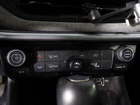 Used 2024 Jeep Compass Latitude AWD/4WD image 40