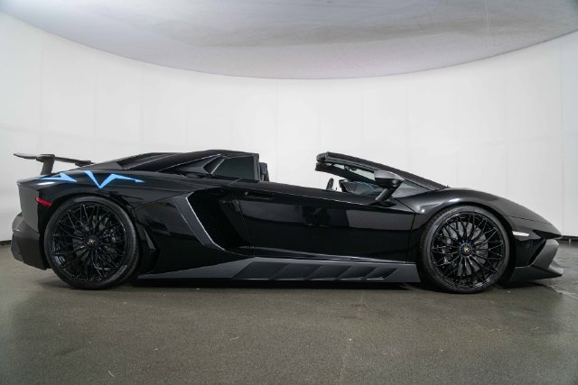 Used 2017 Lamborghini Aventador LP 750-4 Superveloce AWD/4WD image 9