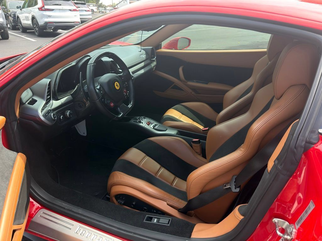 Used 2011 Ferrari 458 Italia Coupe RWD image 16