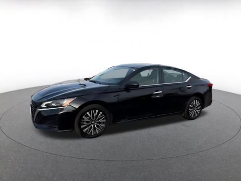 Used 2025 Nissan Altima 2.5 SV image 8