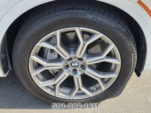 Used 2020 BMW X7 xDrive40i w/ Premium Package AWD/4WD image 19