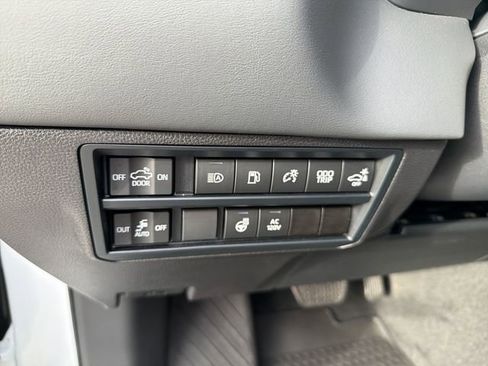 Used 2024 Toyota Tundra Platinum AWD/4WD image 11