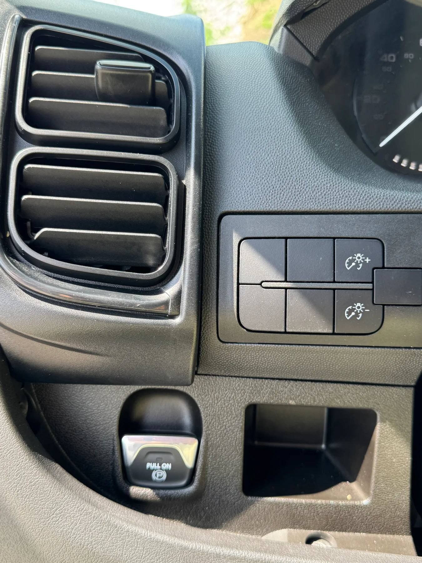 Used 2023 RAM ProMaster 2500 FWD image 14