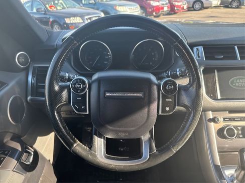 Used 2015 Land Rover Range Rover Sport SE image 16