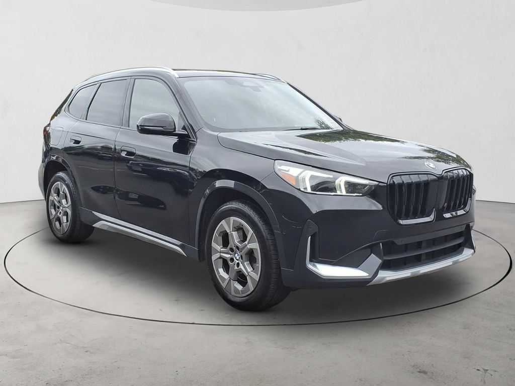 Used 2023 BMW X1 xDrive28i w/ Convenience Package AWD/4WD image 3