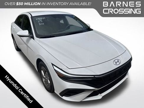 Used 2025 Hyundai Elantra SE w/ Cargo Package FWD image 1