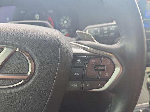 Used 2024 Lexus GX 550 w/ Accessory Package (Z1) AWD/4WD image 18