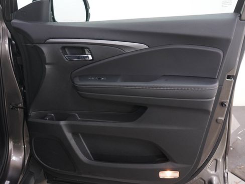 Used 2023 Honda Ridgeline RTL-E image 12