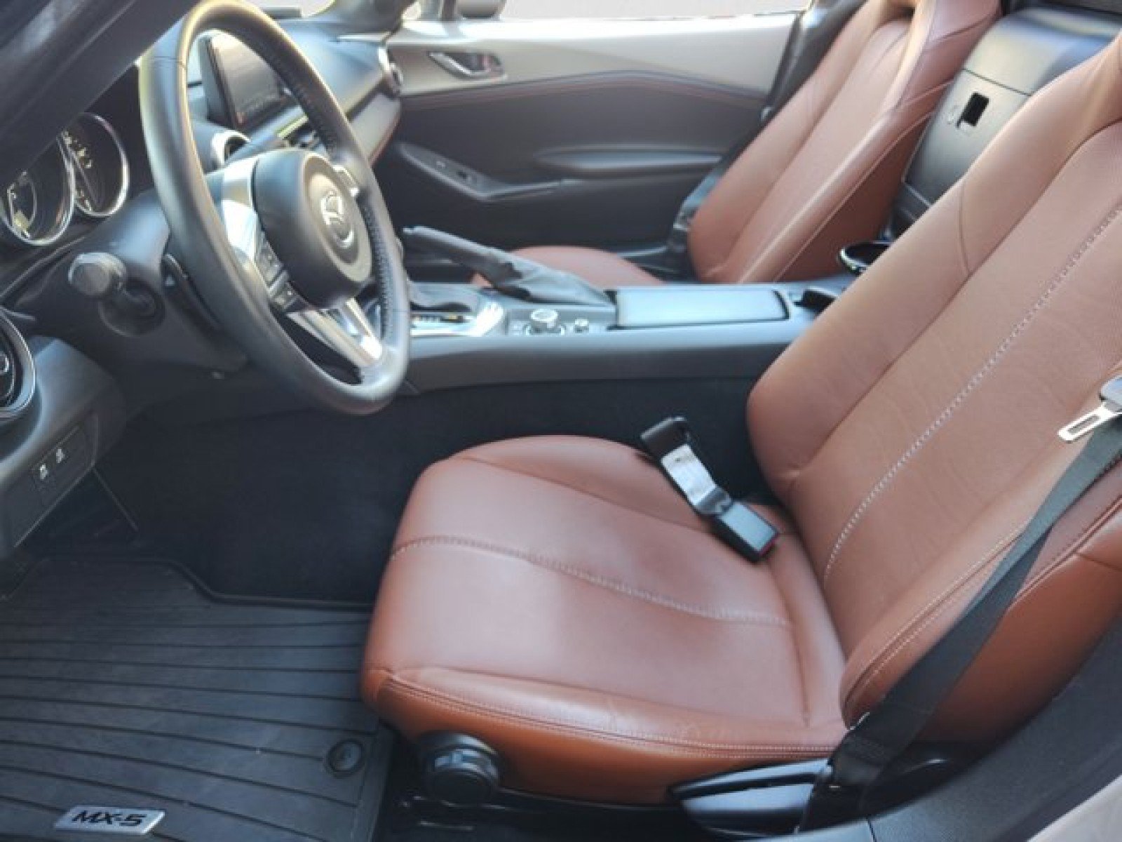 Used 2022 MAZDA MX-5 Miata RF Grand Touring w/ Weather Package RWD image 10