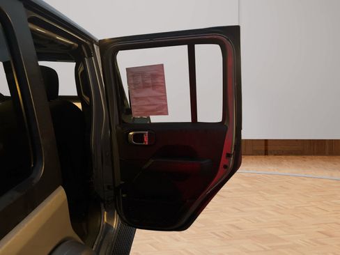 Used 2020 Jeep Wrangler Unlimited Sahara image 14