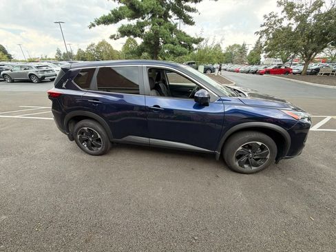Used 2024 Nissan Rogue SV AWD/4WD image 5