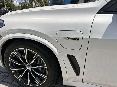 Used 2022 BMW X5 xDrive45e w/ M Sport Package AWD/4WD image 33