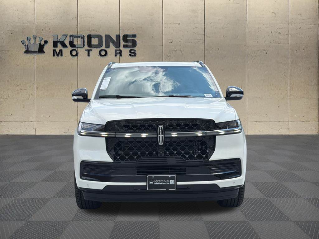 New 2026 Lincoln Navigator Reserve w/ Jet Appearance Package AWD/4WD image 3