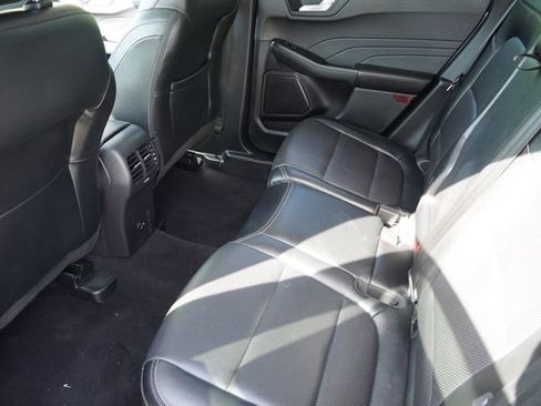 Certified 2022 Ford Escape Titanium FWD image 17