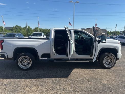 Used 2024 Chevrolet Silverado 2500 High Country AWD/4WD image 8